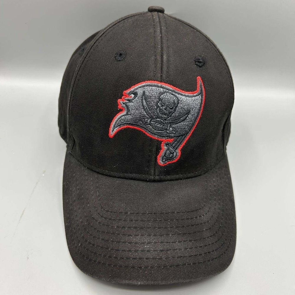 Tampa Bay Buccaneers Hat Men Black NFL Team Apparel Strap Back Cap Cotton